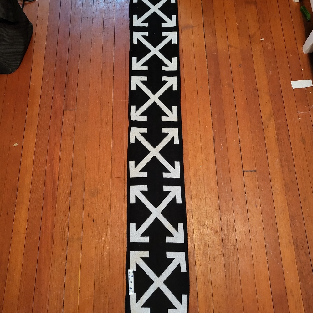 Off-White Diagonal Scarf - Picture 2 of 6